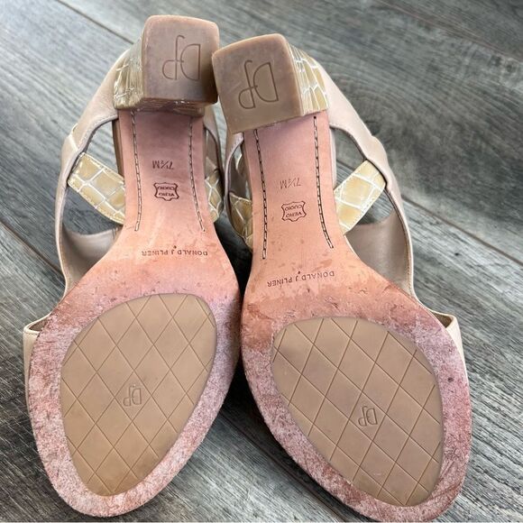 Donald J Pliner Katya Cutout Block Heel Shoes Size 7.5 Tan Neutral Beige Leather - Picture 4 of 12